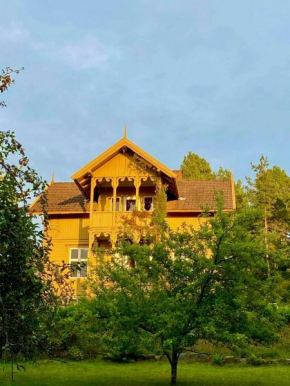 Historical Cabin At Flaskebekk
